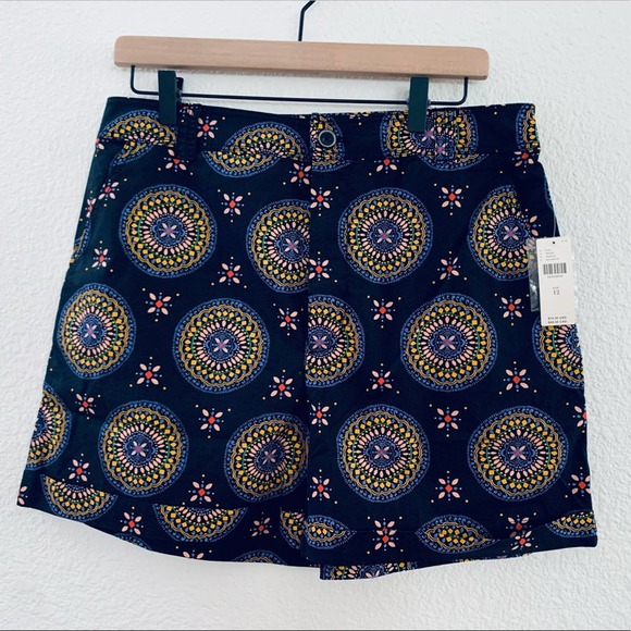 Anthropologie Pants - Anthropologie Maeve Abstract City Shorts Medallion size 12
